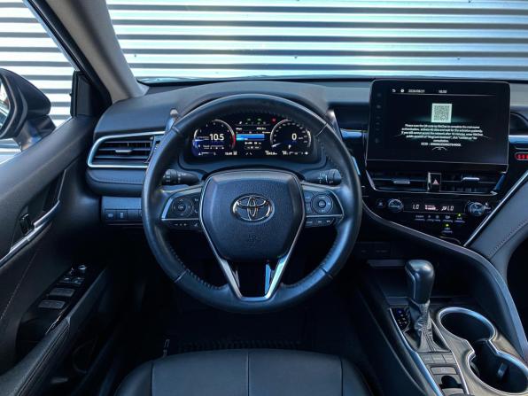 Toyota Camry VIII (XV70) Рестайлинг с пробегом 2023 года, цена 3 298 000 рублей, 27000 км, седан, Автокод Объявления