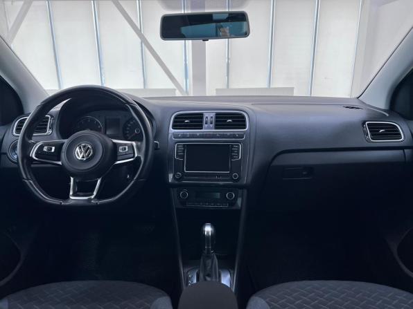 Volkswagen Polo V Рестайлинг с пробегом 2019 года, цена 1 630 000 рублей, 57888 км, седан, Автокод Объявления