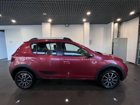 Renault Sandero II с пробегом 2018 года, цена 1 310 000 рублей, 61825 км, хэтчбек, Автокод Объявления