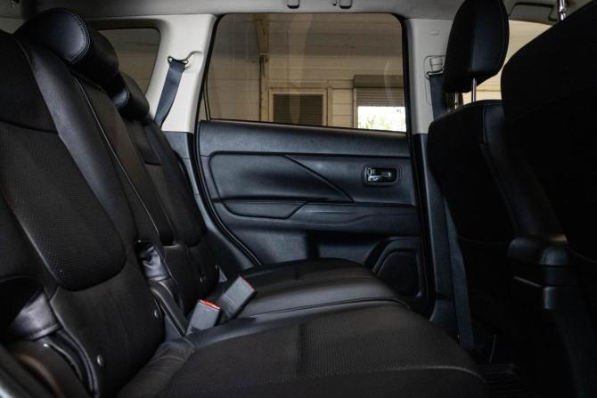 Mitsubishi Outlander III Рестайлинг 2 с пробегом 2015 года, цена 1 679 000 рублей, 181724 км, внедорожник, Автокод Объявления