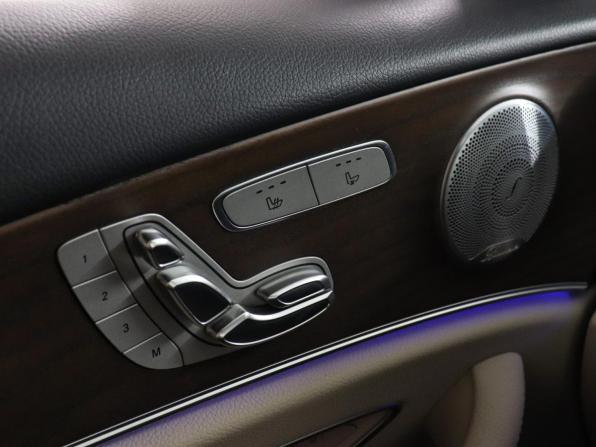 Mercedes-Benz E-Класс V (W213 S213 C238) Рестайлинг с пробегом 2020 года, цена 5 550 000 рублей, 53571 км, седан, Автокод Объявления