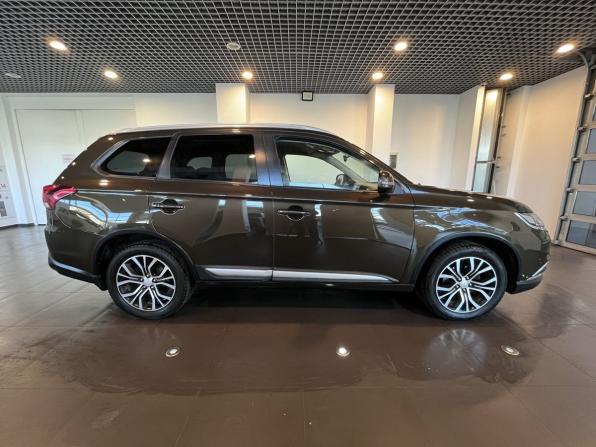 Mitsubishi Outlander III Рестайлинг 2 с пробегом 2017 года, цена 1 900 000 рублей, 193700 км, внедорожник, Автокод Объявления