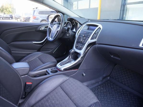 Opel Astra J Рестайлинг с пробегом 2012 года, цена 840 000 рублей, 111500 км, хэтчбек, Автокод Объявления