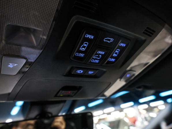 Toyota Alphard III Рестайлинг с пробегом 2019 года, цена 3 898 000 рублей, 250680 км, минивэн, Автокод Объявления