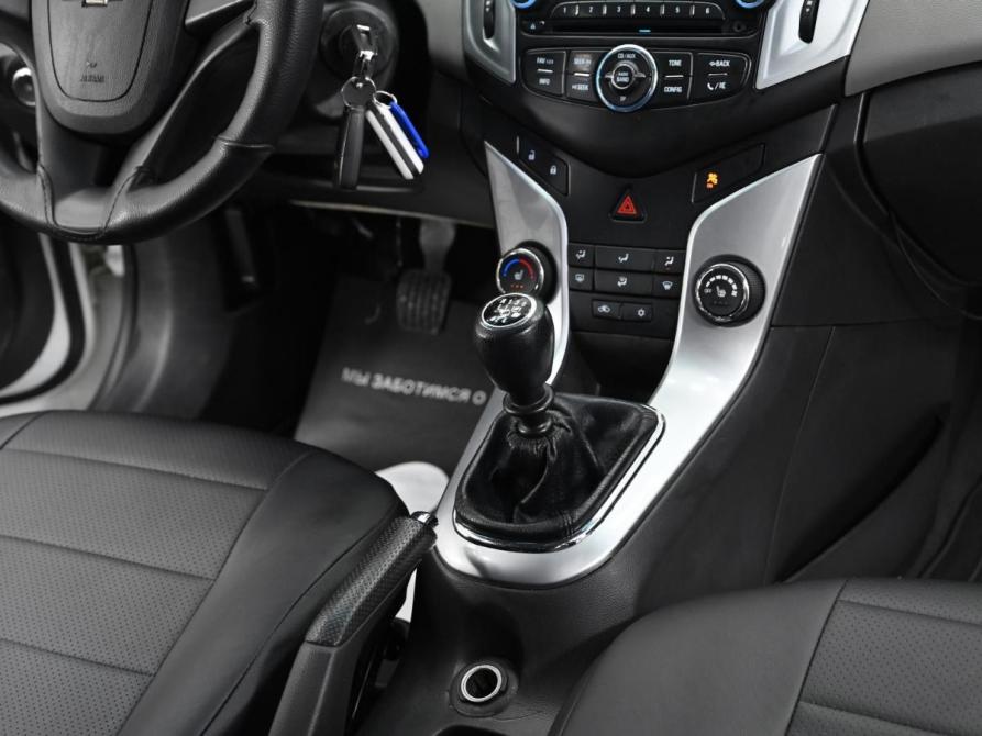 Chevrolet Cruze I Рестайлинг Москва  - изображение 12