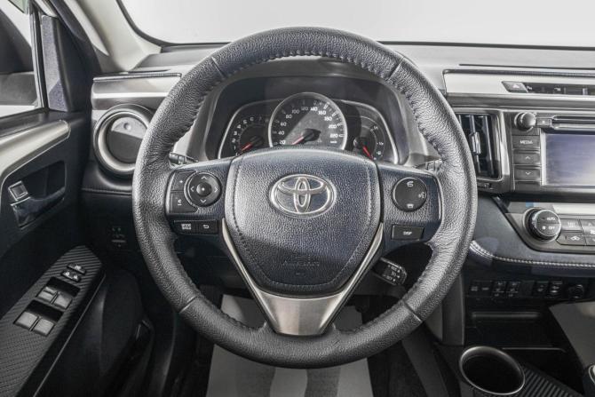 Toyota RAV4 IV (XA40) с пробегом 2013 года, цена 2 099 000 рублей, 176000 км, внедорожник, Автокод Объявления