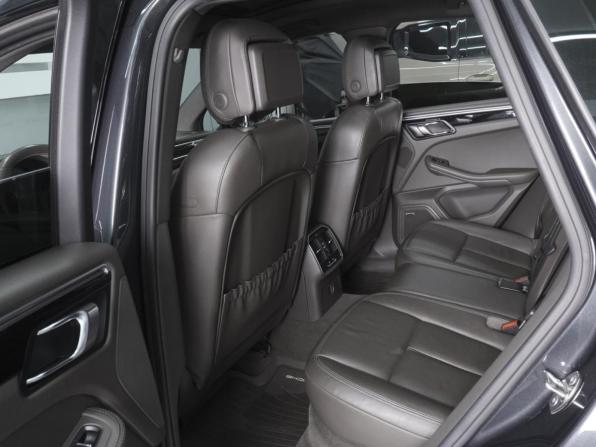 Porsche Macan I с пробегом 2017 года, цена 4 725 000 рублей, 90435 км, внедорожник, Автокод Объявления