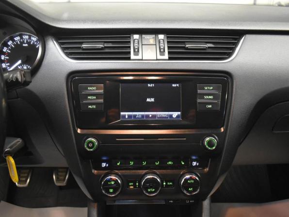 Skoda Octavia III (A7) с пробегом 2015 года, цена 990 000 рублей, 213385 км, лифтбек, Автокод Объявления
