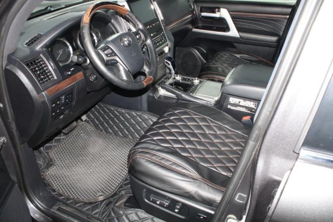 Toyota Land Cruiser 200 Series Рестайлинг 2 с пробегом 2018 года, цена 6 150 000 рублей, 283500 км, внедорожник, Автокод Объявления