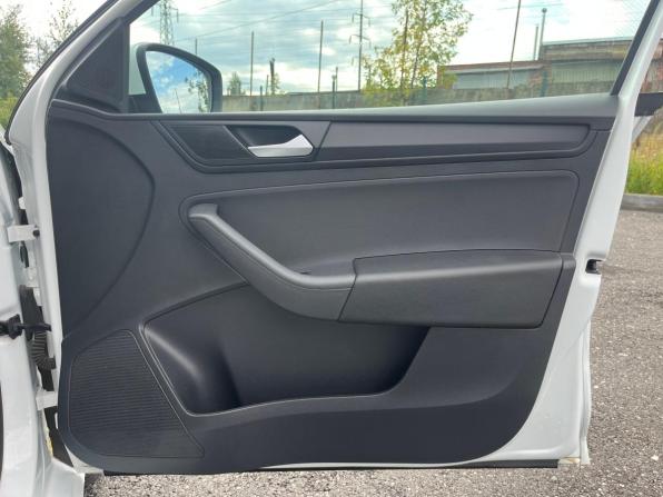Volkswagen Polo VI с пробегом 2021 года, цена 1 683 000 рублей, 76129 км, лифтбек, Автокод Объявления