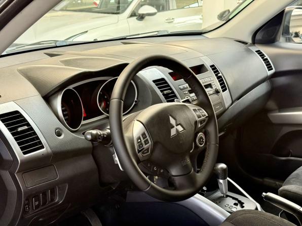 Mitsubishi Outlander II с пробегом 2008 года, цена 875 000 рублей, 261304 км, внедорожник, Автокод Объявления