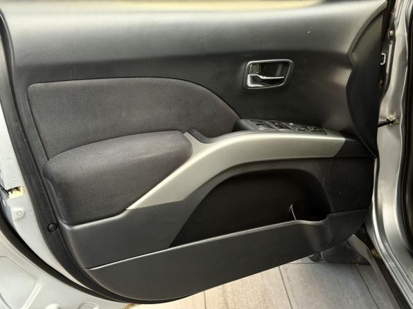 Mitsubishi Outlander II с пробегом 2008 года, цена 875 000 рублей, 261304 км, внедорожник, Автокод Объявления
