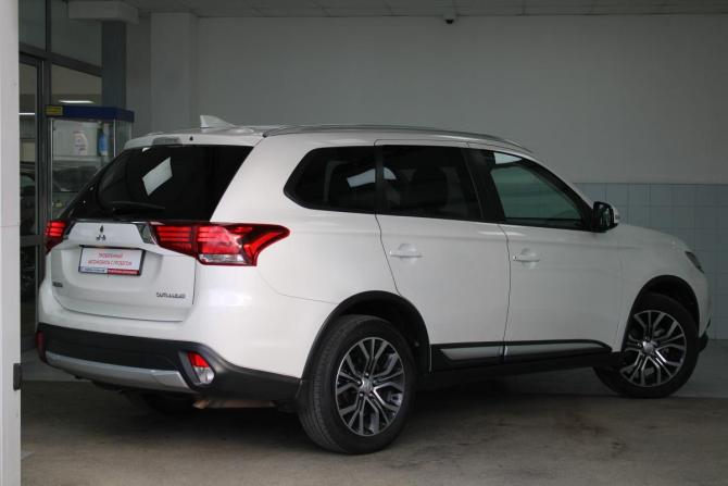 Mitsubishi Outlander III Рестайлинг 2 с пробегом 2017 года, цена 2 575 000 рублей, 41973 км, внедорожник, Автокод Объявления