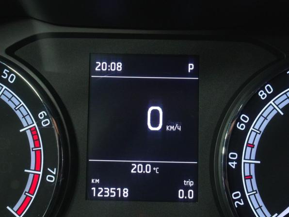 Skoda Karoq I с пробегом 2020 года, цена 2 078 000 рублей, 123517 км, внедорожник, Автокод Объявления