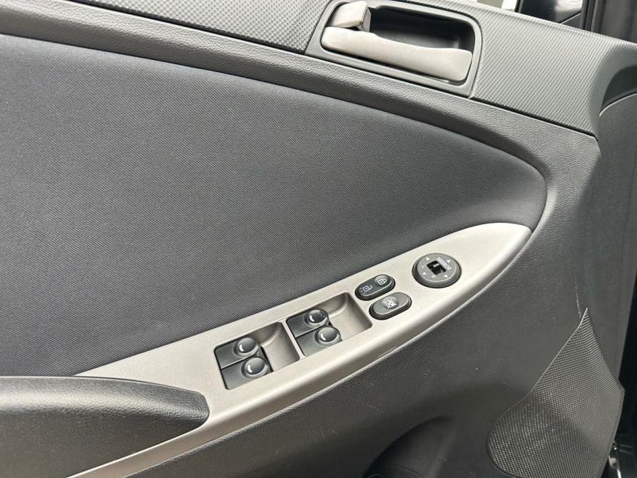 Hyundai Solaris I Ростов-на-Дону  - изображение 11