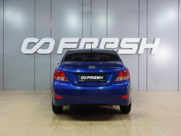 Hyundai Solaris I с пробегом 2012 года, цена 819 000 рублей, 185237 км, седан, Автокод Объявления