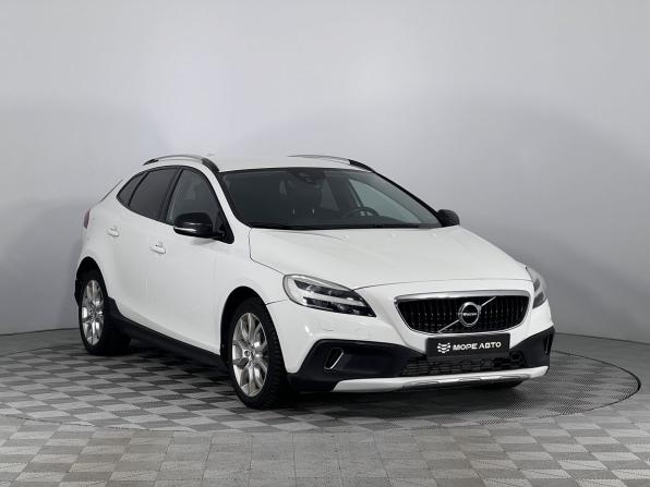 Volvo V40 Cross Country I Рестайлинг с пробегом 2016 года, цена 1 500 000 рублей, 212582 км, хэтчбек, Автокод Объявления