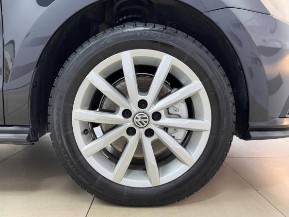 Volkswagen Polo V Рестайлинг с пробегом 2017 года, цена 1 295 000 рублей, 144203 км, седан, Автокод Объявления