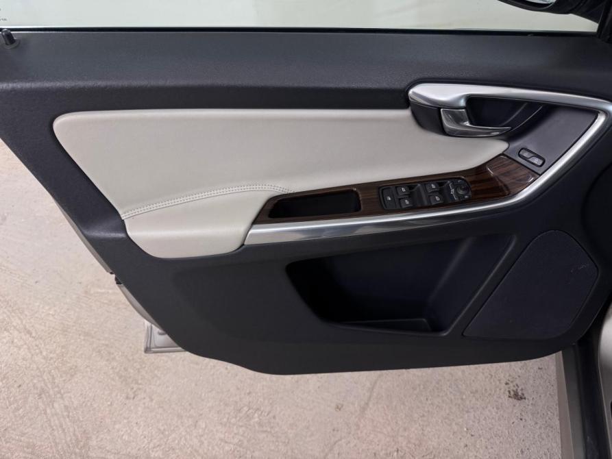 Volvo XC60 I Рестайлинг Тюмень  - изображение 21
