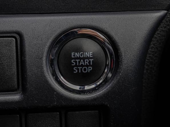 Toyota Voxy III (R80) с пробегом 2014 года, цена 2 149 000 рублей, 104105 км, минивэн, Автокод Объявления