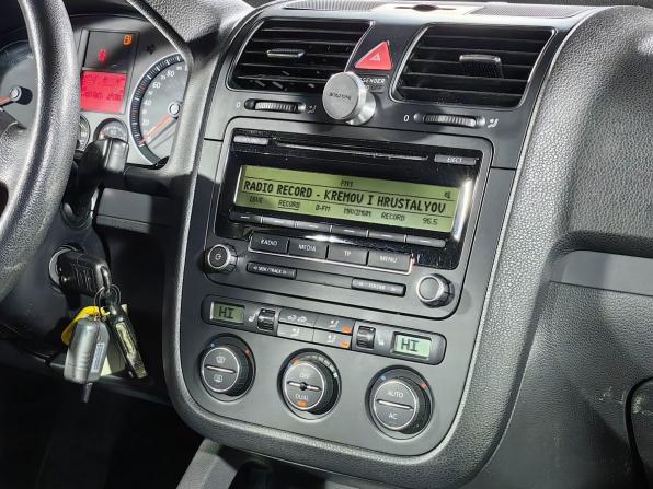 Volkswagen Jetta V с пробегом 2009 года, цена 334 900 рублей, 265000 км, седан, Автокод Объявления
