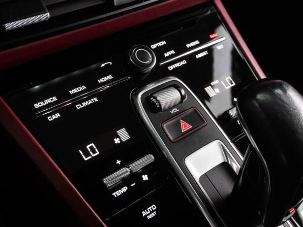 Porsche Cayenne III с пробегом 2018 года, цена 5 779 000 рублей, 127897 км, внедорожник, Автокод Объявления