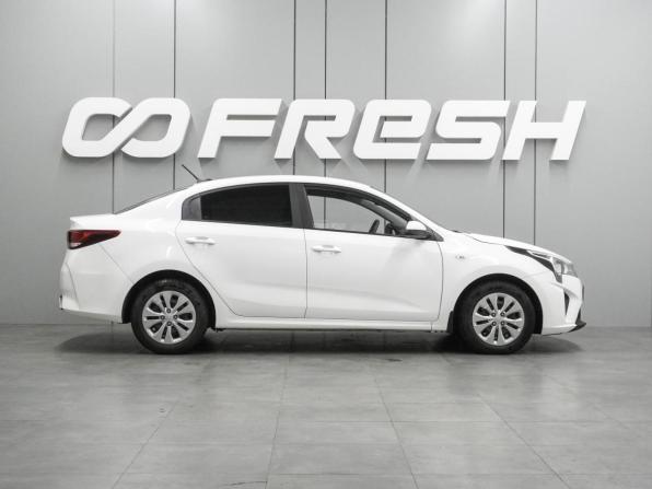 Kia Rio IV Рестайлинг с пробегом 2021 года, цена 1 498 000 рублей, 99220 км, седан, Автокод Объявления
