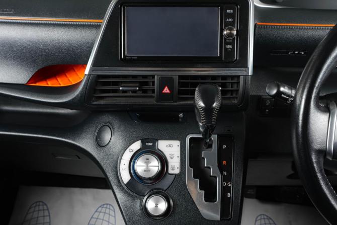 Toyota Sienta II с пробегом 2016 года, цена 1 469 000 рублей, 102000 км, компактвэн, Автокод Объявления