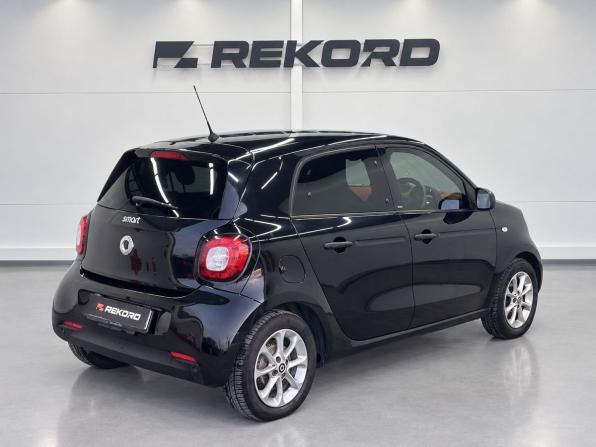Smart Forfour II с пробегом 2017 года, цена 939 000 рублей, 86644 км, хэтчбек, Автокод Объявления