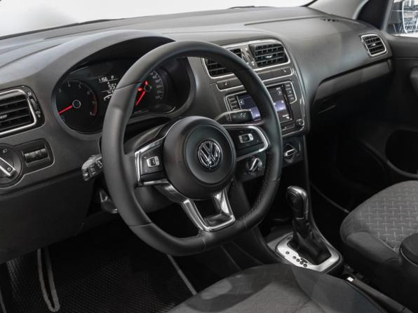 Volkswagen Polo V Рестайлинг с пробегом 2020 года, цена 1 548 300 рублей, 74087 км, седан, Автокод Объявления