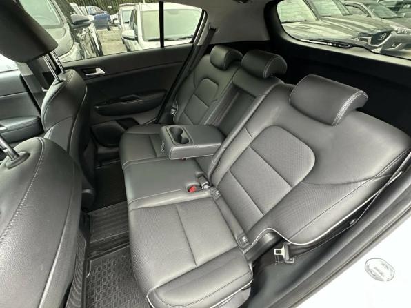 Kia Sportage IV Рестайлинг с пробегом 2019 года, цена 2 169 000 рублей, 52000 км, внедорожник, Автокод Объявления