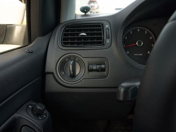 Volkswagen Polo V с пробегом 2011 года, цена 750 000 рублей, 182296 км, седан, Автокод Объявления