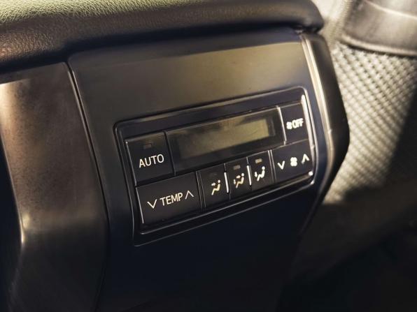 Toyota Land Cruiser Prado 150 Series Рестайлинг 2 с пробегом 2018 года, цена 4 200 000 рублей, 263833 км, внедорожник, Автокод Объявления