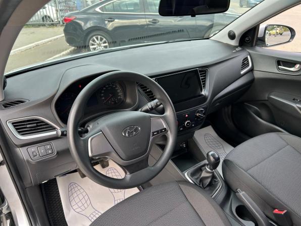 Hyundai Solaris II с пробегом 2017 года, цена 1 100 000 рублей, 98266 км, седан, Автокод Объявления