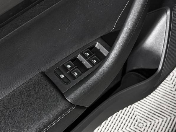 Skoda Rapid I Рестайлинг с пробегом 2019 года, цена 1 097 860 рублей, 107985 км, лифтбек, Автокод Объявления