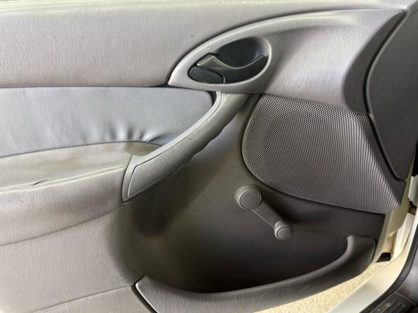 Ford Focus I Рестайлинг с пробегом 2002 года, цена 270 000 рублей, 258157 км, седан, Автокод Объявления