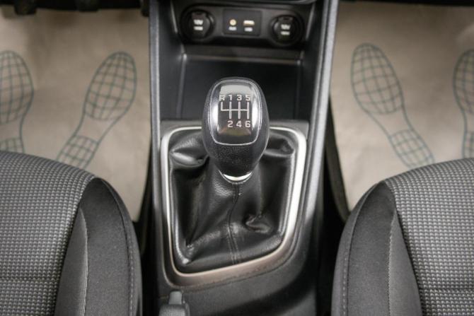 Hyundai Solaris II с пробегом 2017 года, цена 1 099 000 рублей, 208000 км, седан, Автокод Объявления