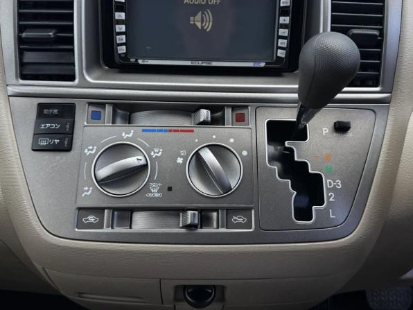 Toyota Raum II с пробегом 2007 года, цена 650 000 рублей, 174408 км, компактвэн, Автокод Объявления