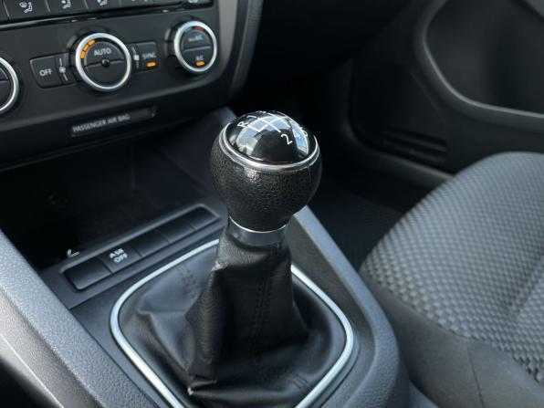 Volkswagen Jetta VI с пробегом 2011 года, цена 890 000 рублей, 205848 км, седан, Автокод Объявления