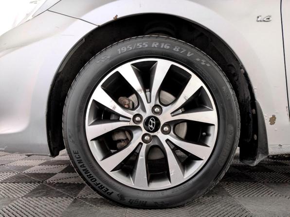 Hyundai Solaris I с пробегом 2013 года, цена 950 000 рублей, 137449 км, седан, Автокод Объявления