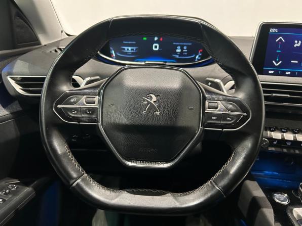 Peugeot 3008 II с пробегом 2017 года, цена 1 399 000 рублей, 172239 км, внедорожник, Автокод Объявления