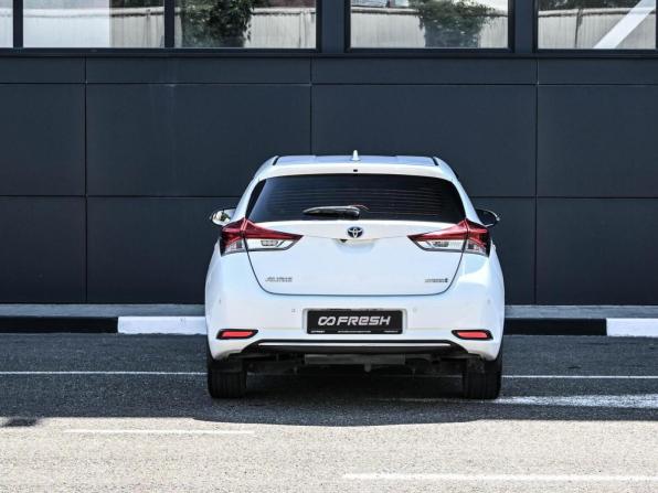 Toyota Auris II Рестайлинг с пробегом 2018 года, цена 1 789 000 рублей, 105080 км, хэтчбек, Автокод Объявления