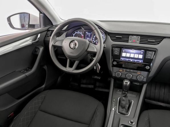 Skoda Octavia III (A7) Рестайлинг с пробегом 2020 года, цена 1 855 000 рублей, 60224 км, лифтбек, Автокод Объявления