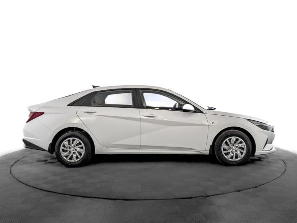 Hyundai Elantra VII (CN7) с пробегом 2022 года, цена 2 010 000 рублей, 69901 км, седан, Автокод Объявления