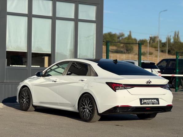 Hyundai Elantra VII (CN7) с пробегом 2023 года, цена 2 150 000 рублей, 47493 км, седан, Автокод Объявления