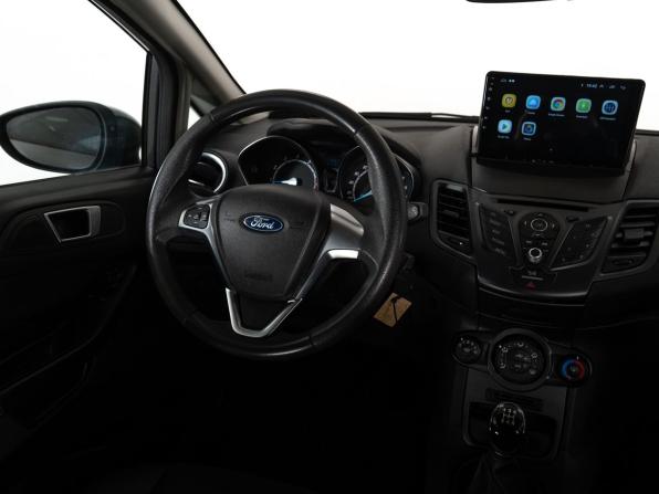 Ford Fiesta Mk6 Рестайлинг с пробегом 2018 года, цена 998 000 рублей, 70000 км, седан, Автокод Объявления