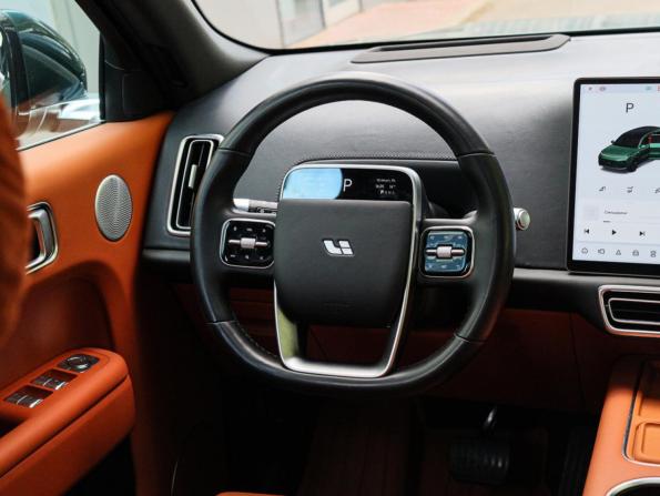 Li Auto (Lixiang) L9 I с пробегом 2023 года, цена 6 150 000 рублей, 49698 км, внедорожник, Автокод Объявления