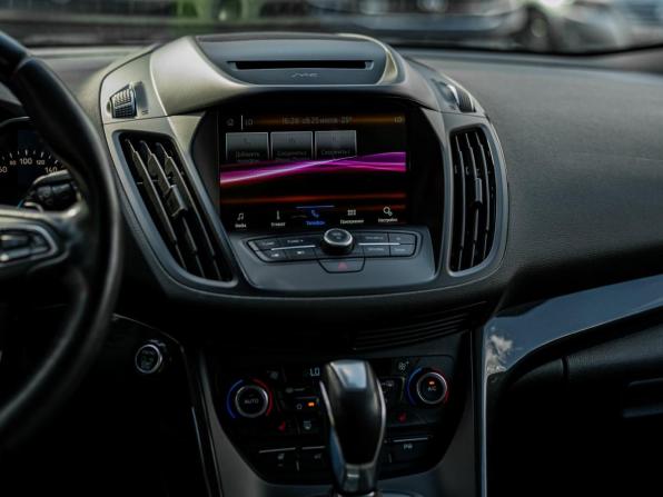 Ford Kuga II Рестайлинг с пробегом 2018 года, цена 1 040 000 рублей, 280505 км, внедорожник, Автокод Объявления