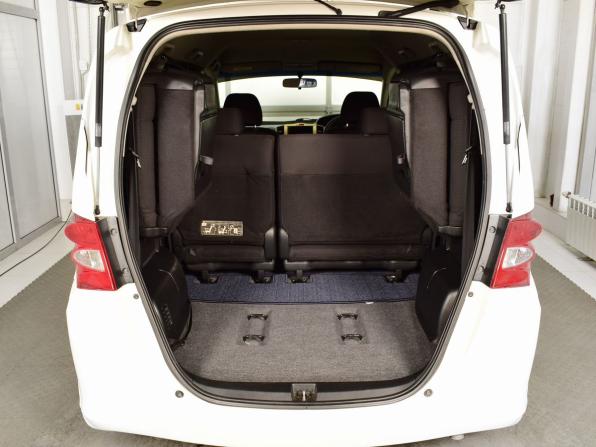 Honda Freed I с пробегом 2011 года, цена 1 049 995 рублей, 138983 км, компактвэн, Автокод Объявления
