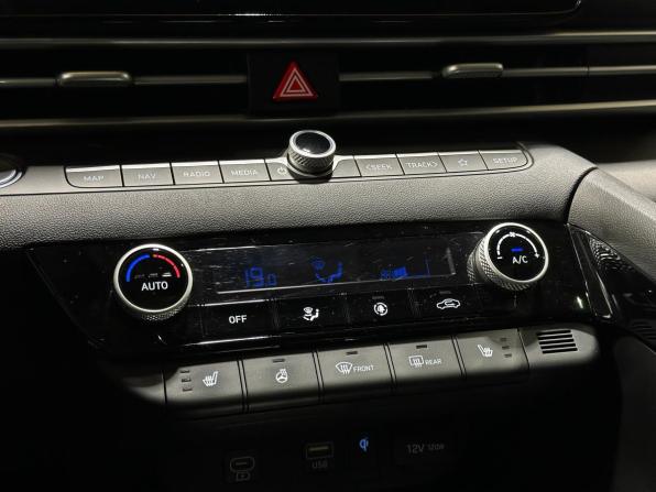 Hyundai Elantra VII (CN7) Рестайлинг с пробегом 2024 года, цена 2 390 000 рублей, 36264 км, седан, Автокод Объявления